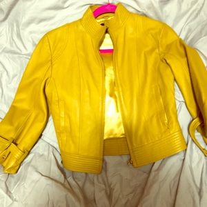 Women’s cropped leather 3/4 sleeve jacket